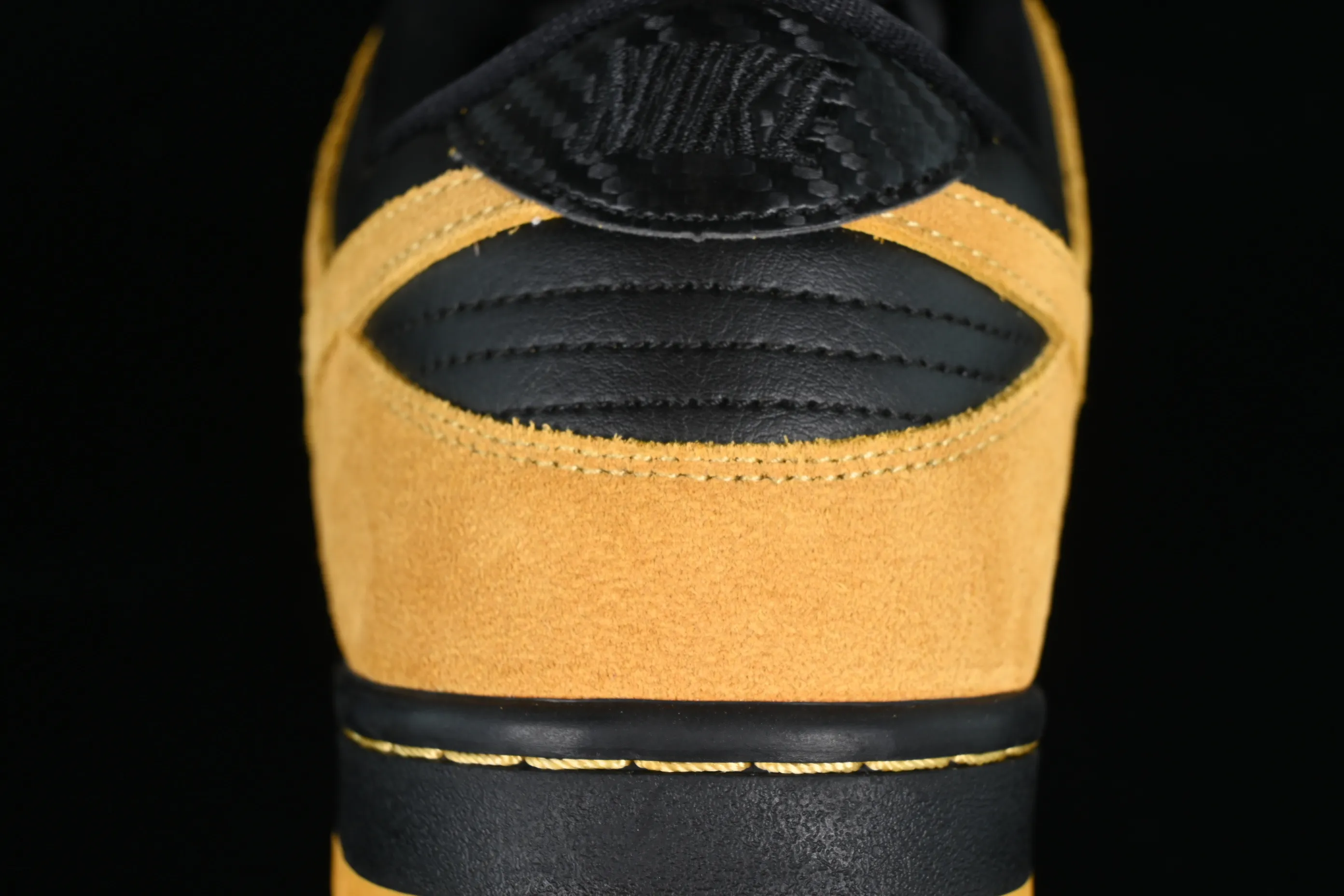 All Categories Nk SB Dunk Series Nk SB Dunk Low Low-top sneakers Nk Dunk SB Low "Valentines Day" Raw rubber black and yellow Retro low-top casual sports skateboard shoes 304292-706